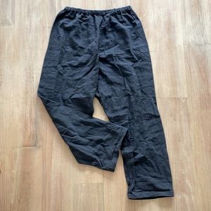 This is UZI pants !!! Size s and never wear!!! It’s nice!